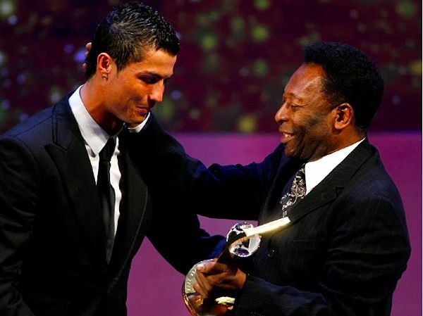 Cristiano Ronaldo cùng Pele trong một sự kiện