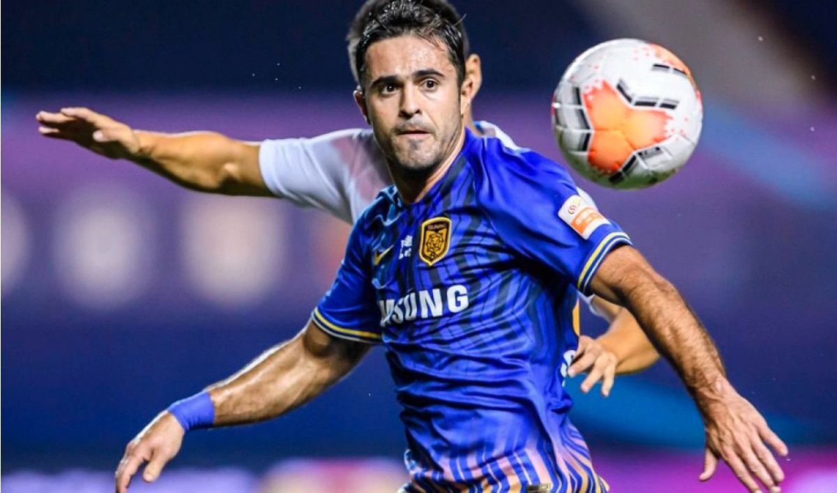 Eder trong màu áo Jiangsu Suning