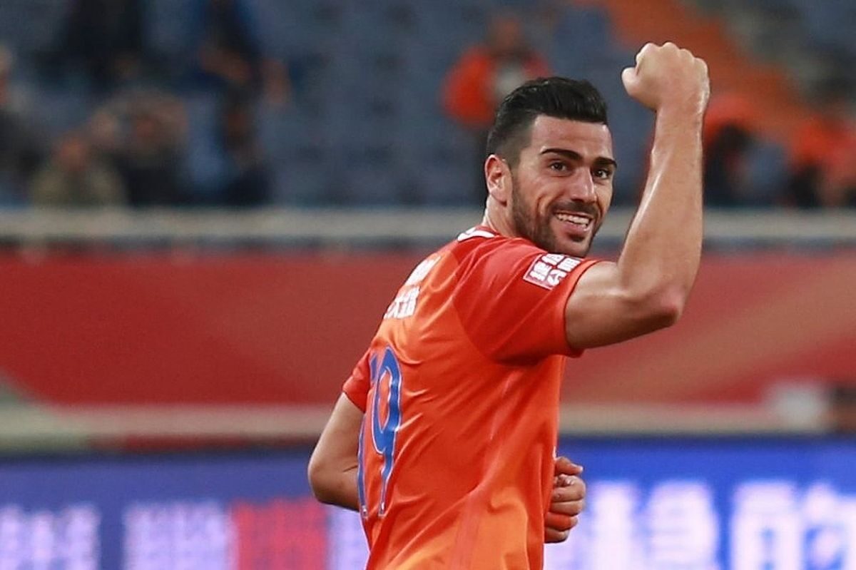 Graziano Pelle trong màu áo Shandong Luneng