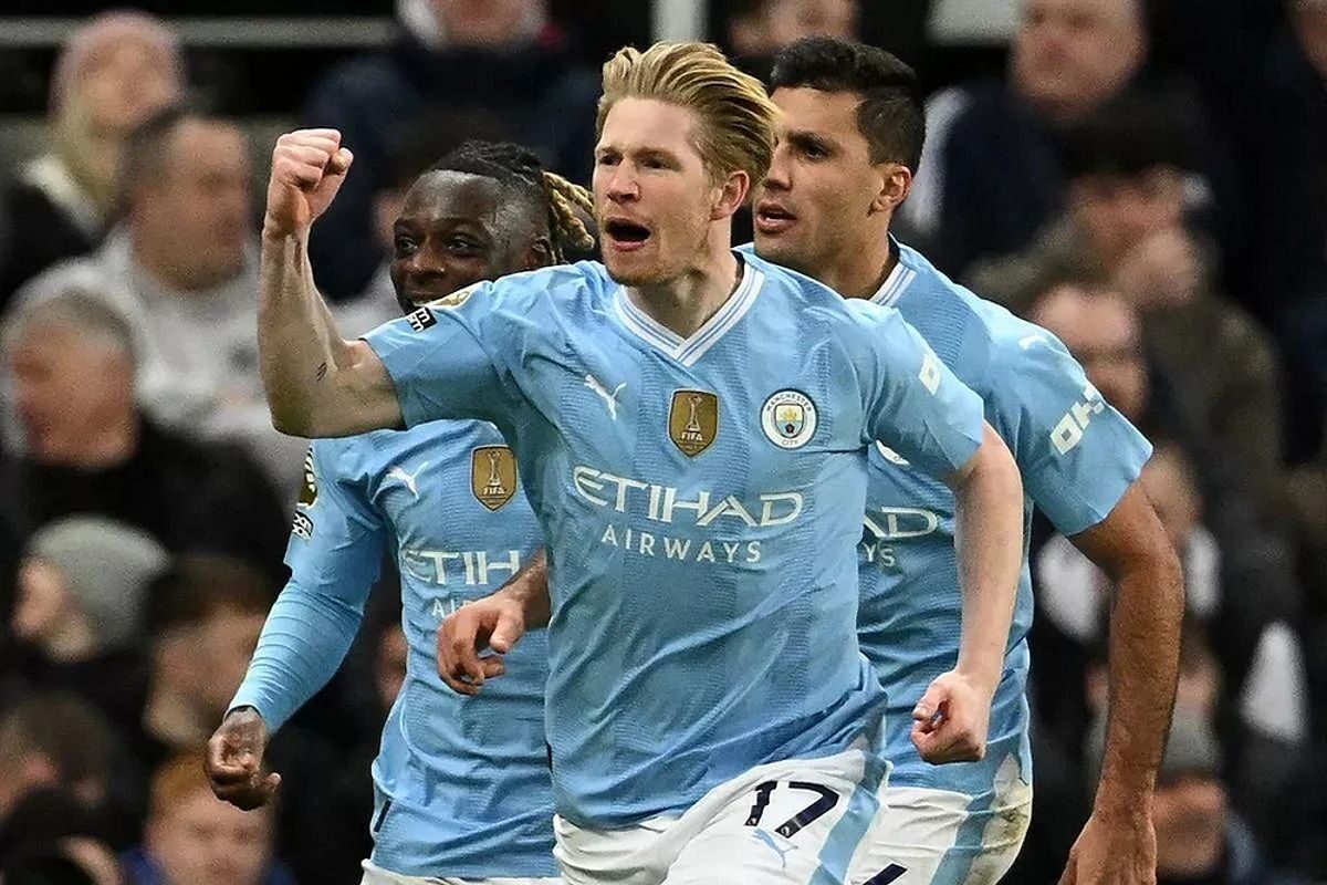 Kevin De Bruyne đứng thứ chín trong Top 10 cầu thủ được trả lương cao nhất thế giới
