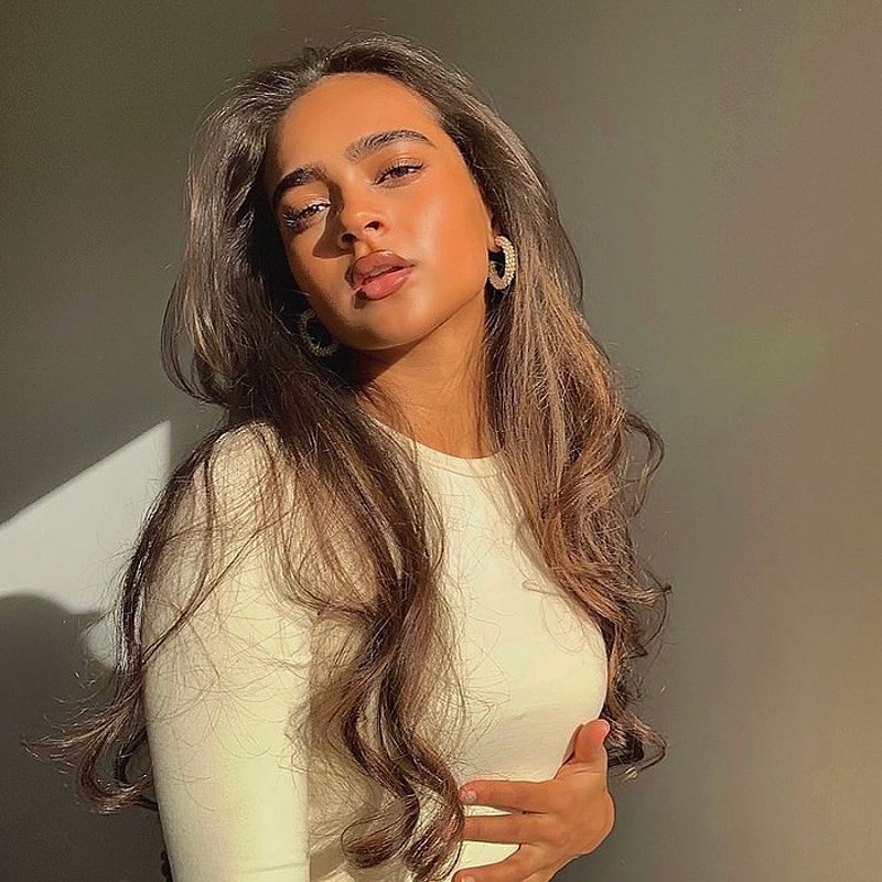 Mason Mount và người mẫu Chloe Wealleans-Watts