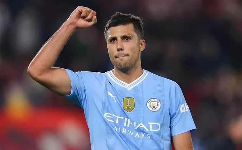 Rodri trong trận đấu của Manchester City