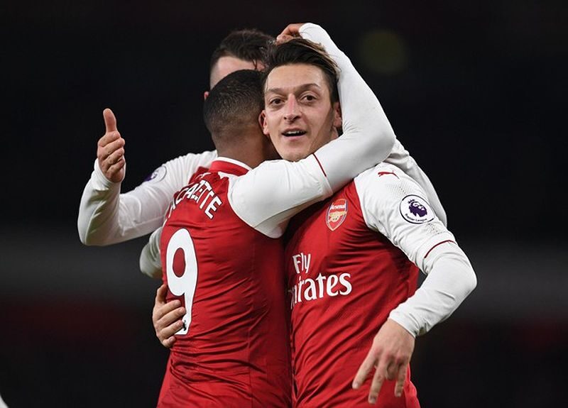 Xavi Hernandez - Huyền thoại kiến tạo