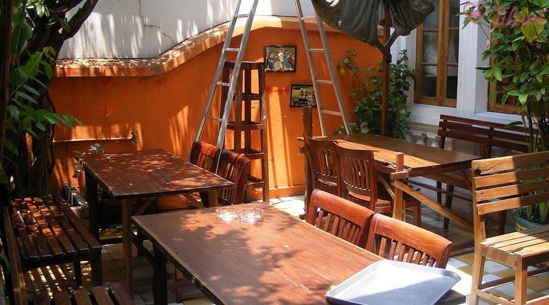 Cục Gạch Quán mang đậm chất truyền thống, là nơi hẹn hò riêng tư ấm cúng với nét cổ điển.