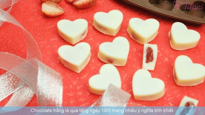 Chocolate trắng là quà tặng ngày 14/3 mang nhiều ý nghĩa tinh khiết.