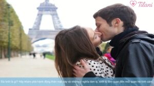 Đá lưỡi là gì? Hãy khám phá hành động thân mật này và những ý nghĩa tâm lý, sinh lý liên quan đến mối quan hệ tình cảm.